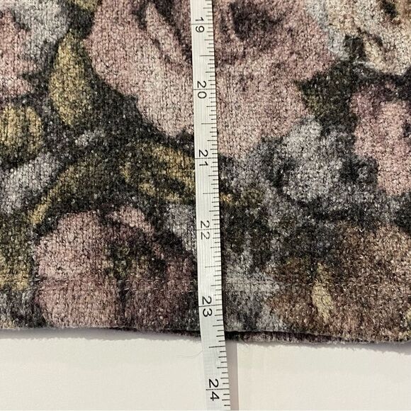Dantelle Velour-Plush Floral Sweater W/ Bell Sleeves Women's Size Medium - Picture 9 of 10